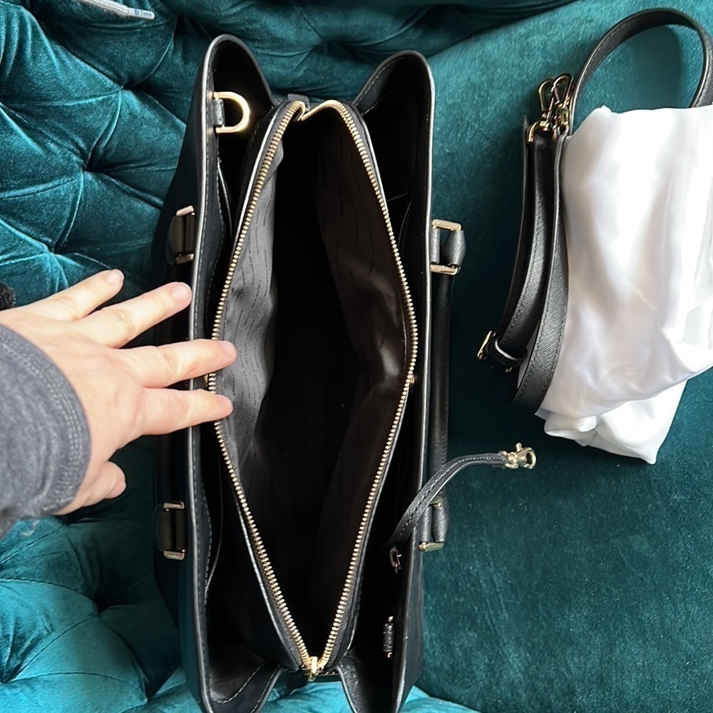 MICHAEL Kors Black Savannah Large Saffiano Leather Satchel - like new - Picture 5 of 9